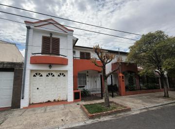 Casa · 168m² · 6 Ambientes · 2 Cocheras · Apto Crédito. Casa 6 Ambientes 3 Dorm., Sala de Video, Jardin, Galeria y Cochera Doble