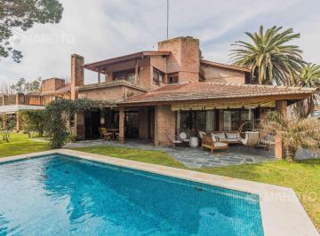 Casa · 280m² · 6 Ambientes · 2 Cocheras · Casa en Venta en C. C. Los Horneros - Maroto Propiedades