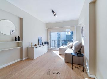 Departamento · 60m² · 3 Ambientes · Departamento 3 Ambientes Reciclado y Amoblado, Balcón Corrido Al Frente! Corrientes 2400