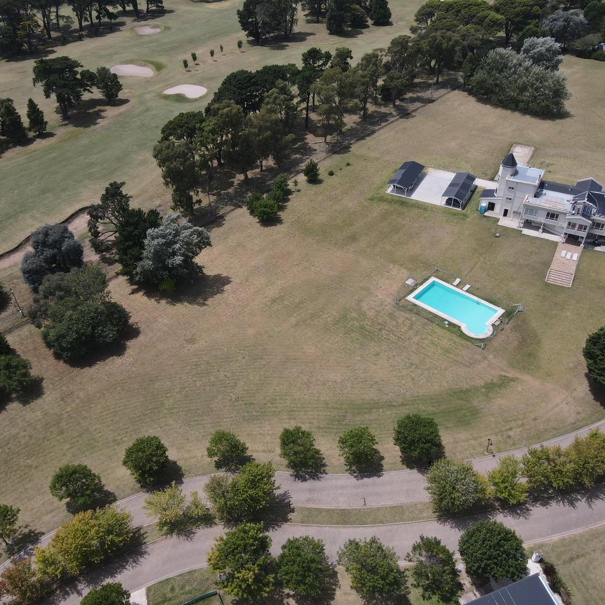 Excelente lote de 2000 metros cuadrados en Tierra y Mar