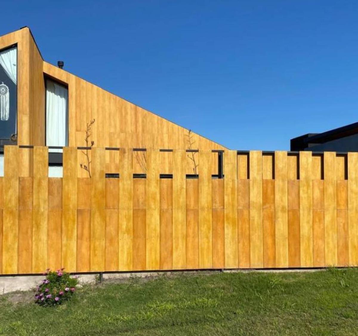Casa 2 dorm, 95m² en barrio Entre Sierras con gran parque