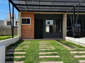 Casa · 120m² · 4 Ambientes · 2 Cocheras · Venta Dúplex Docta 3 Dorm.