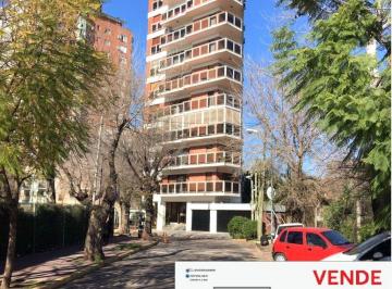 Departamento de 4 ambientes, Vicente López · Amplio Piso - Luminoso