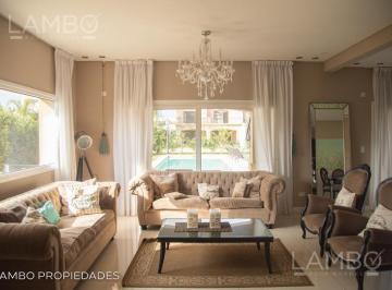 Casa · 621m² · 10 Ambientes · 10 Cocheras · Venta de Casa Estilo Francés en La Lomada - Pilar