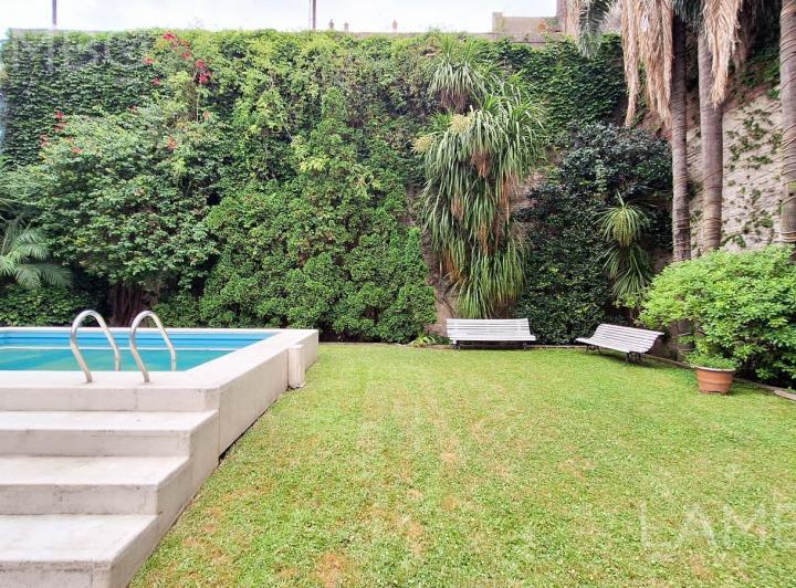 Casa · 550m² · 10 Ambientes · 2 Cocheras