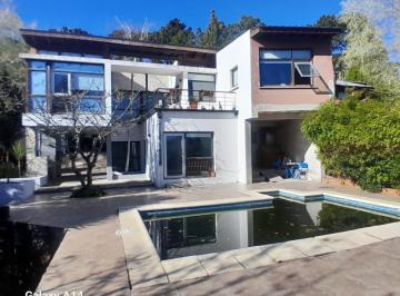 Casa · 209m² · 4 Ambientes · Casa de Hermoso Diseño en Sierras de Los Padres