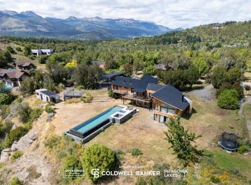 Casa · 2100m² · 4 Dormitorios · 3 Cocheras · Venta | Casa 370 m² con Pileta Sobre Lote de 2.100 m² Peñón de Lolog San Martin de Los Andes