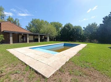 Casa · 75m² · 4 Ambientes · 2 Cocheras · Venta Casa 2 Dorm. /piscina