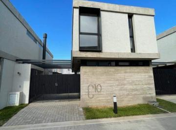 Casa · 115m² · 10 Ambientes · 2 Cocheras · Venta Duplex 3 Dorm. en Jardin Claret