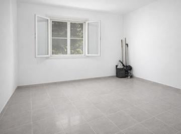 Casa de 6 ambientes, Florencio Varela · Casa con 268 m² y 5 Habitaciones en Venta en Villa Vatteone