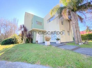 Casa de 4 ambientes, San Vicente · Casa 3 Dorm. con Piscina El Lauquen