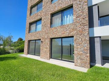 Amplio jardin · Venta Departamento 3 Ambientes con Jardín en Nordelta