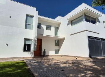 Casa · 450m² · Casa - Luzuriaga