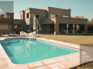 Casa · 453m² · 4 Ambientes · 2 Cocheras · Casa - Venta - 3 Dorm. - Barrio Rincón de Araoz - Chacras de Coria - Lujan de Cuyo