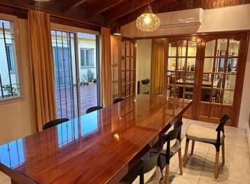 Casa · 217m² · 12 Ambientes · 3 Cocheras · Hermosa Casa Mas Dpto Independiente en Barrio Lomas del Chateau