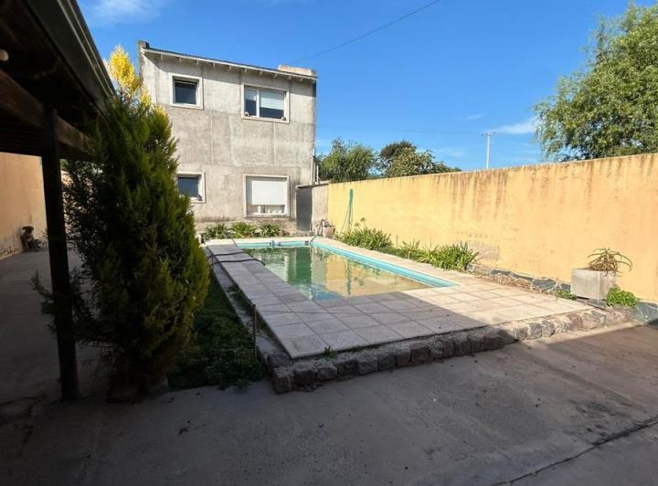 Casa · 433m² · 6 Ambientes · 2 Cocheras