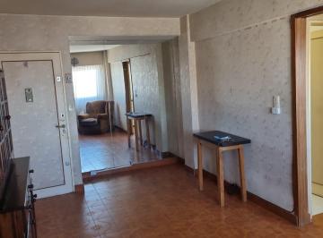 Departamento · 2 Dormitorios · Dpto 3 Ambientes - Muy Luminoso - Luro 3000