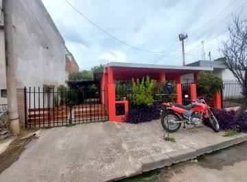 Casa de 3 ambientes, Córdoba · Casa en Venta en Barrio Los Gigantes, Ciudad de Córdoba. Ca242