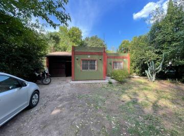 Casa · 132m² · 3 Ambientes · 2 Cocheras · Venta Casa 3 Ambientes con 2 Jardines, Cochera y Quincho