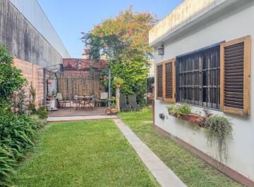 PH · 111m² · 4 Ambientes · 1 Cochera · Venta PH 4 Amb - Jardín y Garage - Sin Expensas - Apto Crédito - San Martín