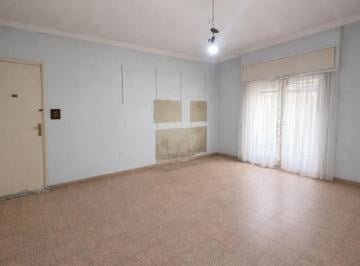 Departamento · 80m² · 3 Ambientes · Amplio Depto Céntrico en Pb con Patio