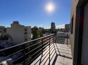 Departamento de 3 ambientes, Núñez · 3 Ambientes Semipiso con Gran Balcón y Vista Abierta en Núñez – Último Piso, Súper Luminoso.