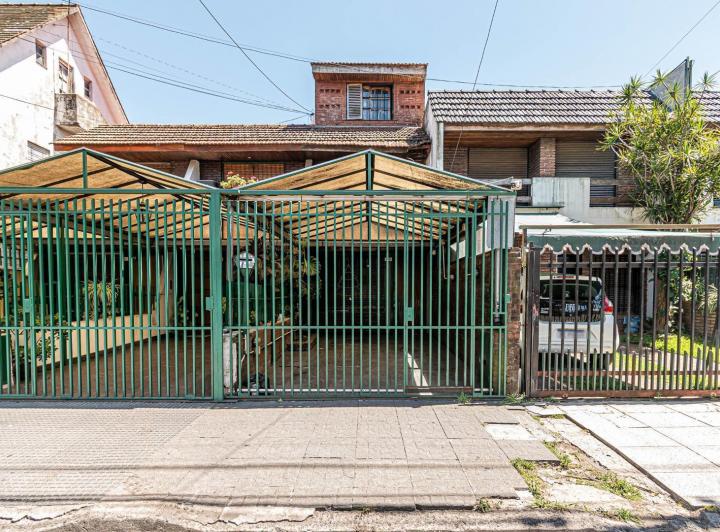 Casa · 148m² · 5 Ambientes · 1 Cochera