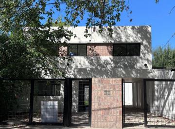 Casa de 4 ambientes, La Plata · Casa en Venta