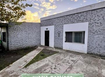 Casa · 360m² · 3 Ambientes · Casa de 3 Ambientes en Francisco Álvarez, Moreno.
