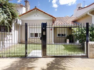 Casa · 153m² · 4 Ambientes · 1 Cochera · Casa en Venta de 4 Ambientes con Jardín y Quincho - Martinez