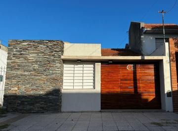 PH · 60m² · 2 Ambientes · 1 Cochera · PH en Bernardino Rivadavia