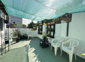 PH · 132m² · 4 Ambientes · Venta PH Primer Piso por Escalera. Villa del Parque