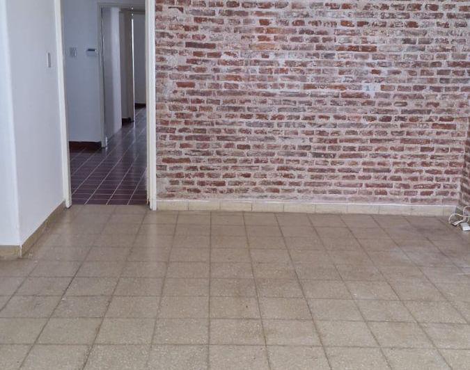 Casa · 1m² · 8 Ambientes