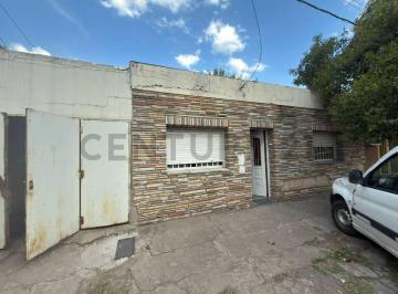 Oficina comercial · 90m² · 2 Dormitorios · 1 Cochera · Venta Casa - Larrea 3125
