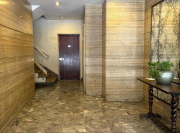 Departamento · 58m² · 3 Ambientes · Retasado. venta Urgente Tres Ambientes Amplios y Luminosos. Av Pueyrredon y Viamonte.