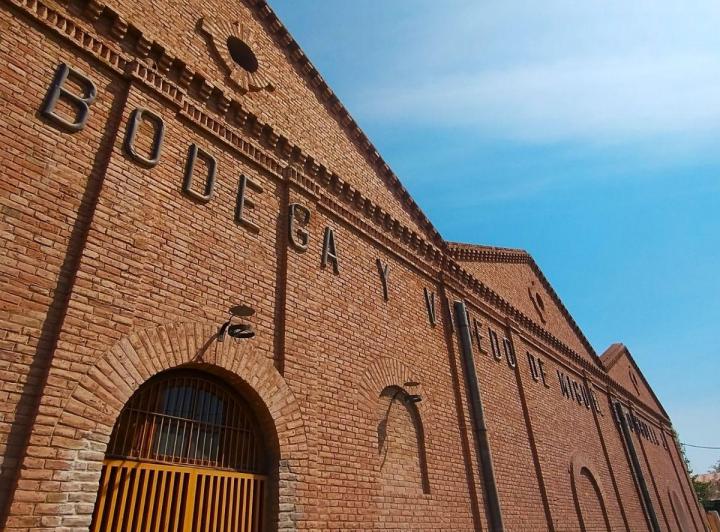 Bodega-Galpón · 3380m² · 15 Ambientes