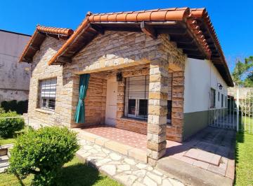 Terreno · 175m² · 4 Ambientes · 5 Cocheras · Venta Casa Sobre Doble Lote en Lanus Este