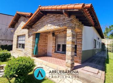 Terreno · 175m² · 4 Ambientes · 5 Cocheras · Venta Casa Sobre Doble Lote en Lanus Este