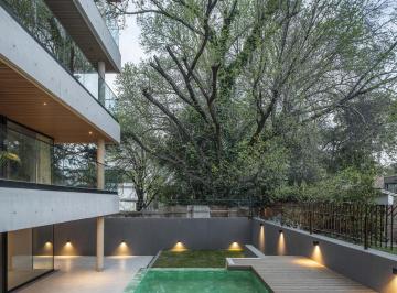 Departamento · 90m² · 4 Ambientes · 2 Cocheras · Departamento en Venta 4 Ambientes con Jardín Sobre Av Libertador en Acassuso