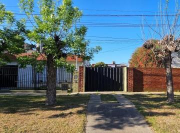 Terreno · 252m² · 3 Ambientes · 1 Cochera · Terreno Chaco 600 Barrio Santa Rita a m del Rio Granadero Baigorria Pileta