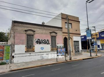 PH · 61m² · 4 Ambientes · (En Block) 2 PH Local en Esquina de 661 m² Totales de Existencia en Av Hipolito Yrigoyen Al 6600