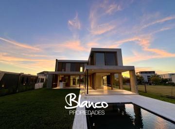 Casa · 300m² · 6 Ambientes · 1 Cochera · Casa en Venta en Puertos, Escobar, G. B. a. Zona Norte