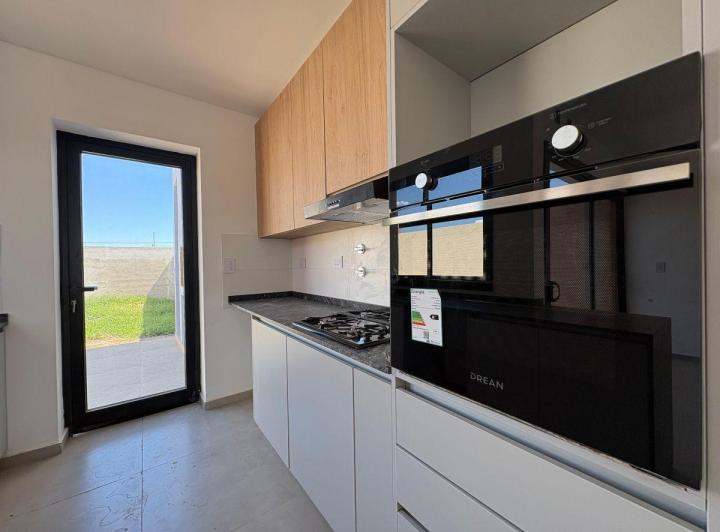 Casa · 105m² · 3 Ambientes · 2 Cocheras