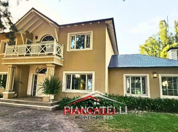 Casa · 391m² · 8 Ambientes · 2 Cocheras · Casa en Venta con 7 Ambientes, en San Diego Country Club