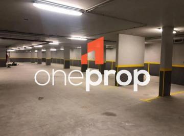 Garage , Córdoba · Cochera Comoda con Buena Ubicacion Ideal Para Camionetas con Escritura!
