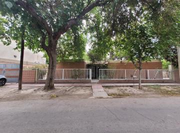 Casa · 113m² · 6 Ambientes · 3 Cocheras · Casa - Concepción