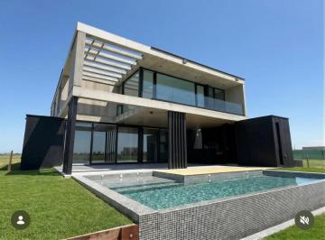 Casa · 340m² · 5 Ambientes · 4 Cocheras · Casa en Venta Al Lago Barrio Amarras Puertos Escobar