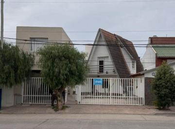 Casa de 11 ambientes, Puerto Madryn · Casa en Ventajuan B Justo N°1114 E/ Prospero Palazo y Jim Mermosprecio U$d210.000