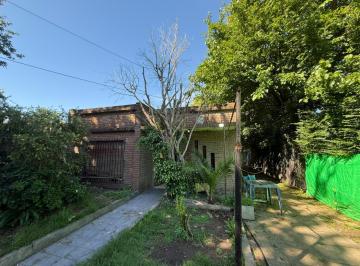 Casa · 80m² · 3 Ambientes · 4 Cocheras · Casa en Ezeiza