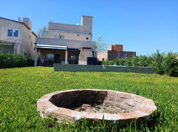 Casa · 101m² · 4 Ambientes · 1 Cochera · Exclusiva Casa 3 Dorm. en 2 Plantas Domselaar Chico Venta